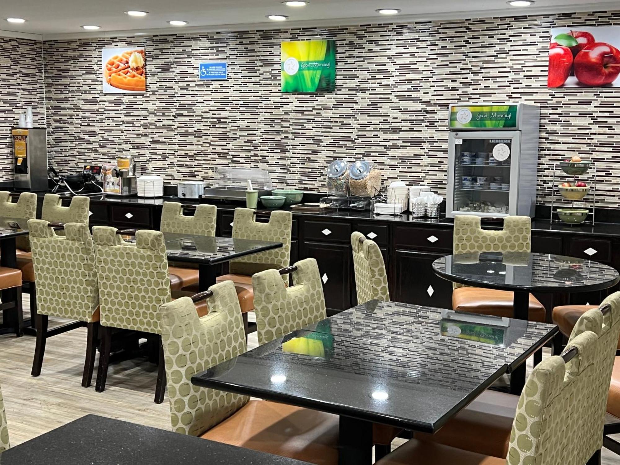Quality Inn Merriam Kansas City Exterior photo