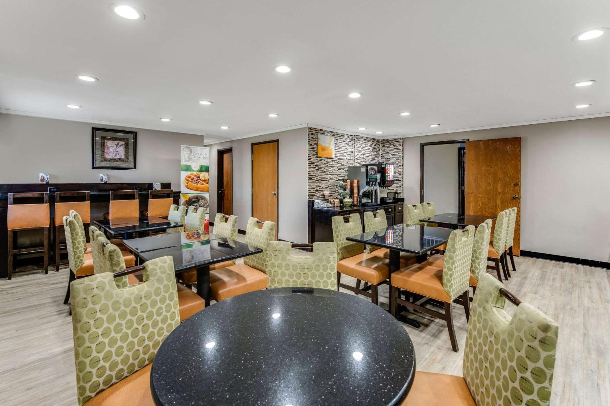 Quality Inn Merriam Kansas City Exterior photo