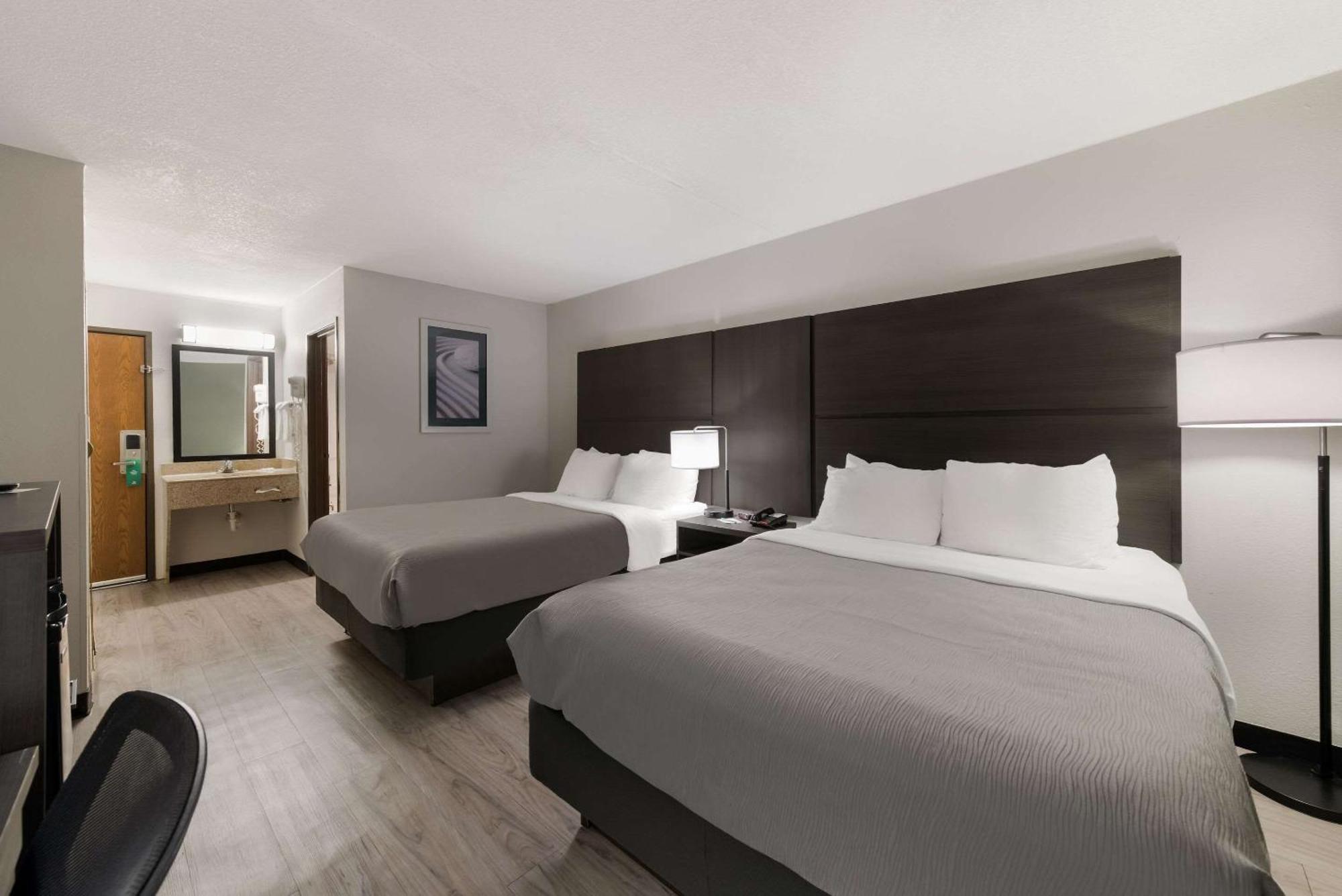 Quality Inn Merriam Kansas City Exterior photo