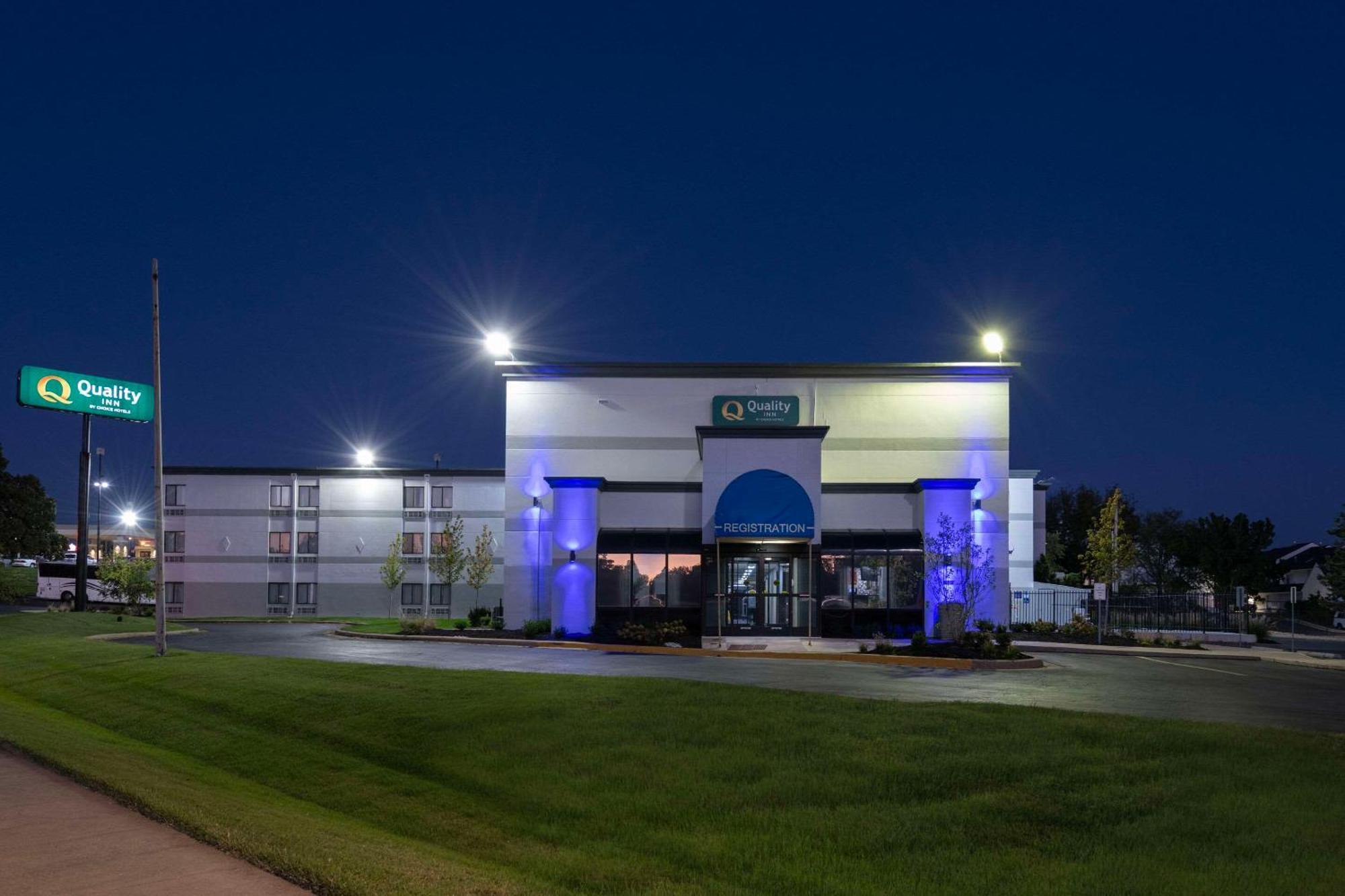 Quality Inn Merriam Kansas City Exterior photo